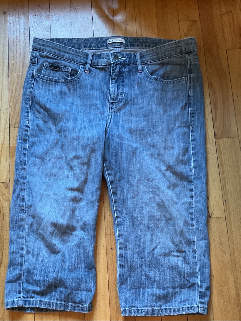 Lee Women's Light Blue Cropped Denim Capris